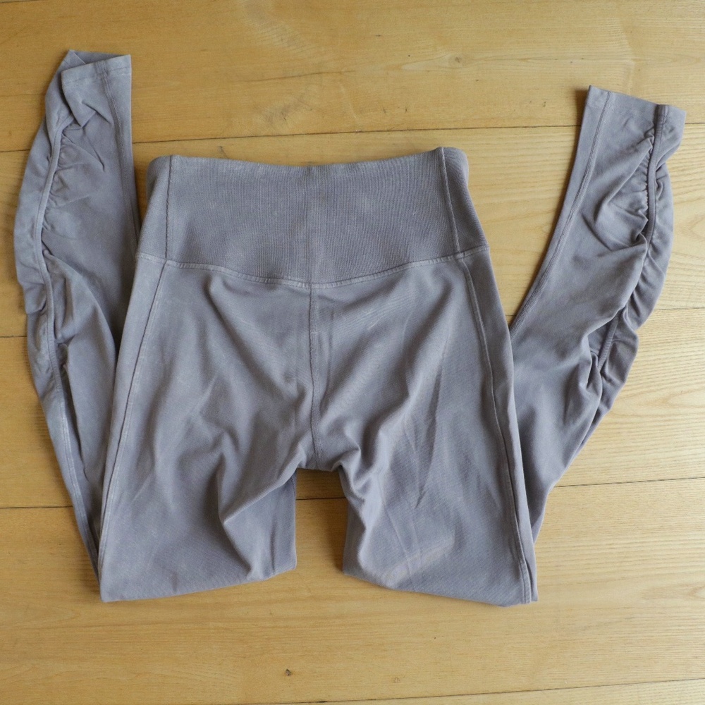 Inner Glow Washed Half Moon legging